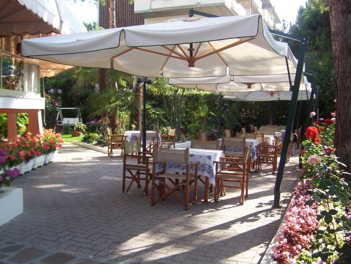 Hotel Escorial Cervia Dış mekan fotoğraf