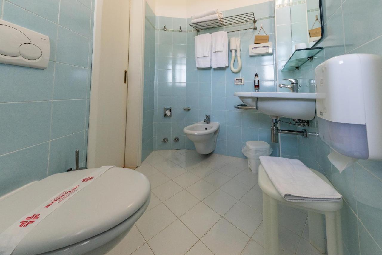 Hotel Escorial Cervia Dış mekan fotoğraf