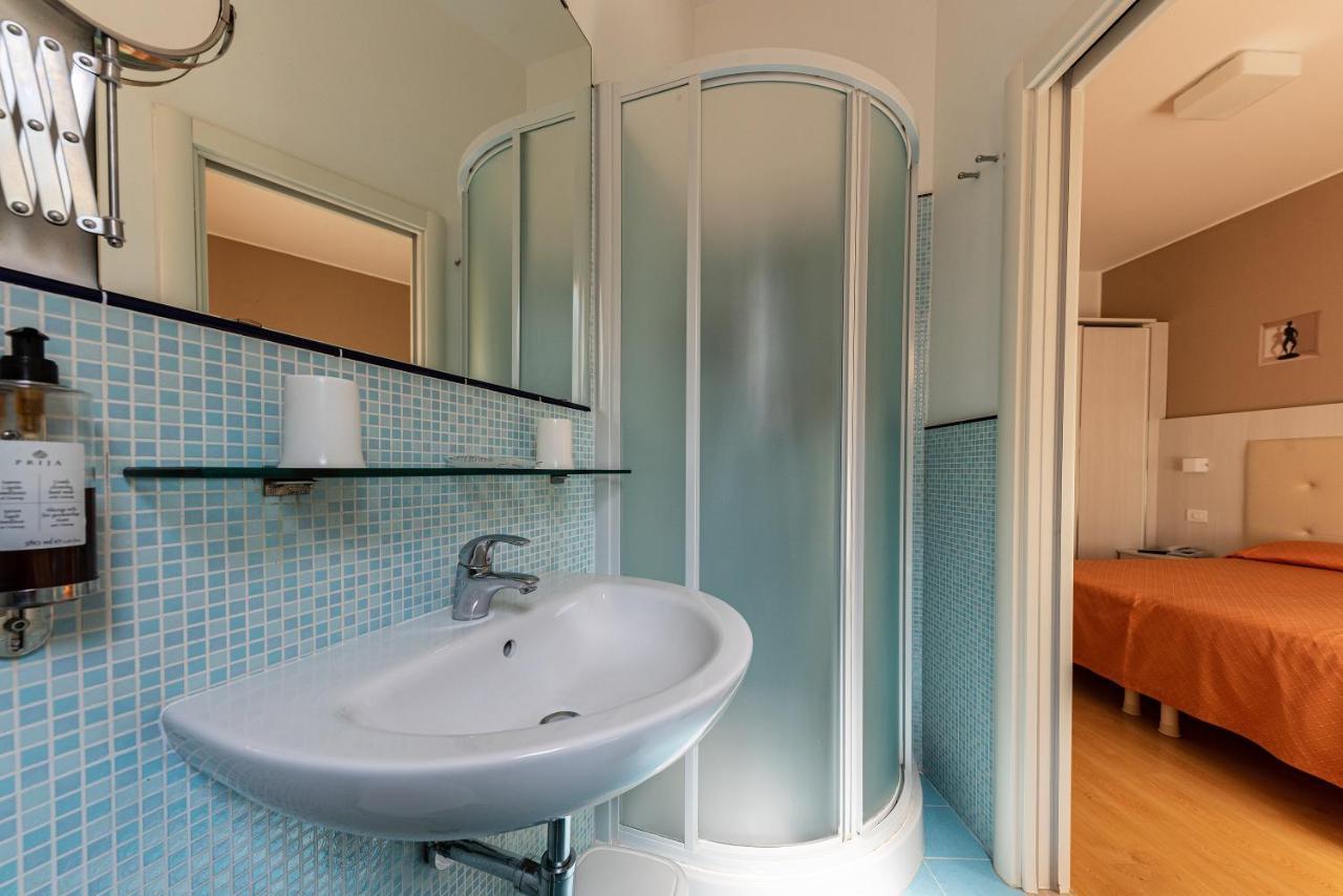 Hotel Escorial Cervia Dış mekan fotoğraf