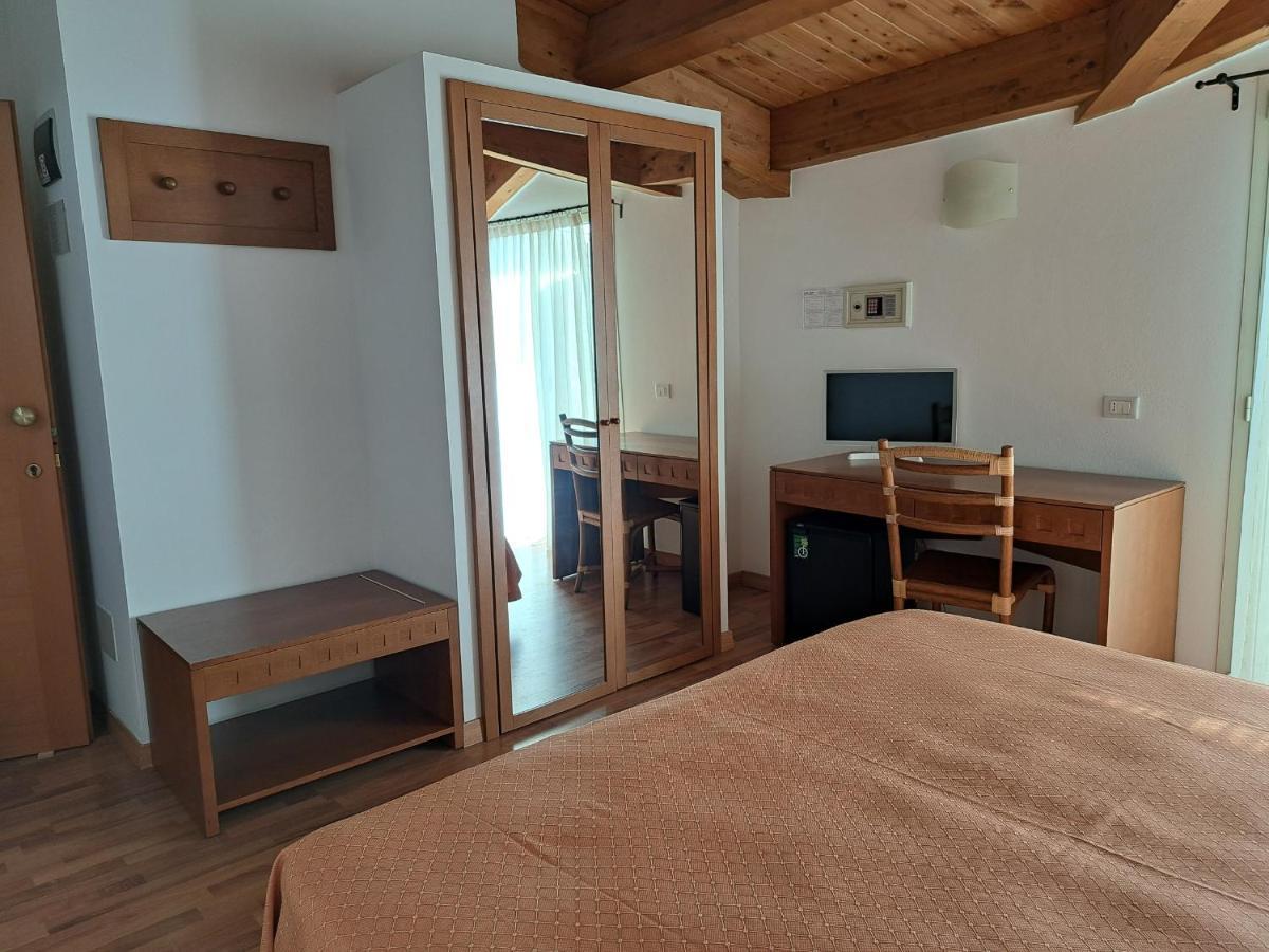 Hotel Escorial Cervia Dış mekan fotoğraf