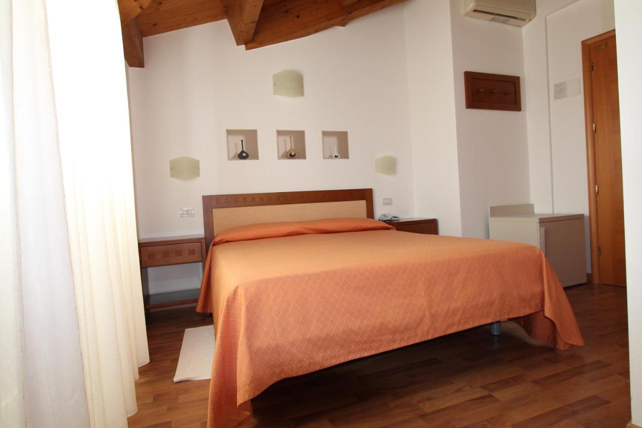 Hotel Escorial Cervia Dış mekan fotoğraf
