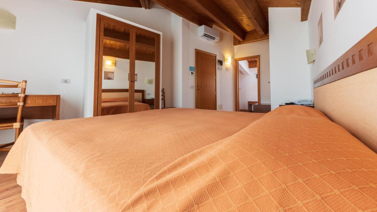 Hotel Escorial Cervia Dış mekan fotoğraf