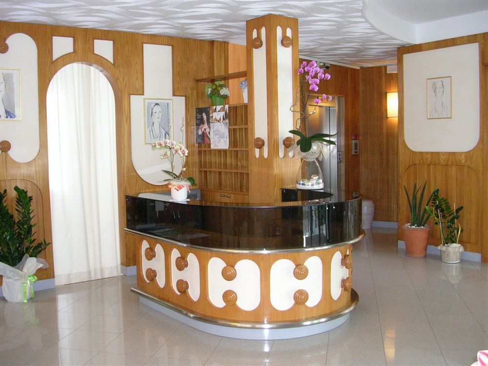 Hotel Escorial Cervia Dış mekan fotoğraf