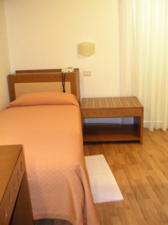 Hotel Escorial Cervia Oda fotoğraf
